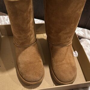 Well kept Uggs size 3 kids